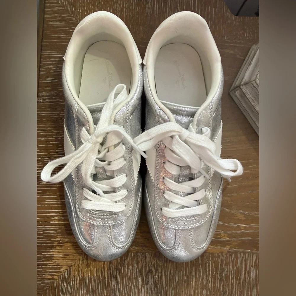 Universal Thread Silver Metallic Sneakers - Picture 3 of 8